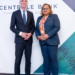 La Ministra Gumbs elogia al presidente saliente del CBCS, Richard Doornbosch, por fortalecer las instituciones y generar la confianza con St. Maarten