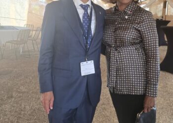 La Ministra Plenipotenciaria Arrindell asiste a la Conmemoración Nacional del Fin de la Guerra y la Ocupación en las antiguas Indias Orientales Neerlandesas