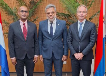 El PM Mercelina y el Presidente del Tribunal Conjunto, Carmelia, abordan la cooperación institucional y el Estado de derecho