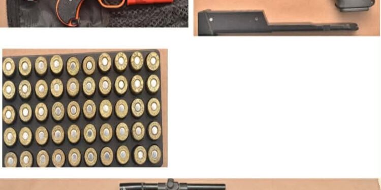 Detienen un sospechoso durante un control; incautan cuatro armas de fuego en registro domiciliario