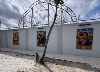 PJIA honra el legado de quienes forjaron St. Maarten con la inauguración de la «Galería de los Agentes de Cambio»