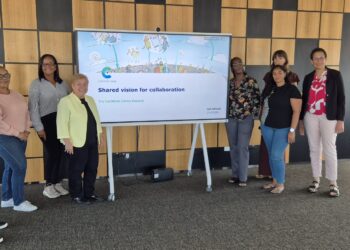 La Biblioteca de St. Maarten fortalece la cooperación en el Caribe Neerlandés tras intercambio en El Salvador