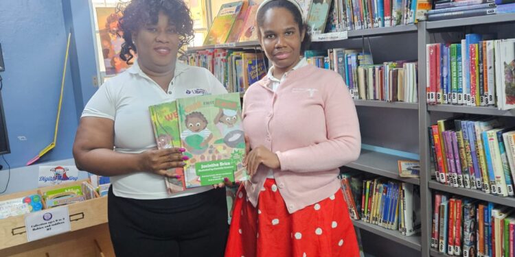 Mes de la Alfabetización: Pure Ocean Health Clinic impulsa la literatura local con una donación a la biblioteca