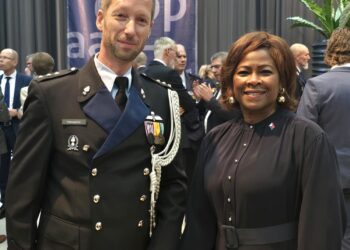 La Ministra Plenipotenciaria Arrindell asiste a la Ceremonia de Cambio de Mando de la Gendarmería Real de los Países Bajos
