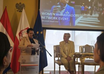 Arrindell se suma a diálogo diplomático de alto nivel con mujeres embajadoras