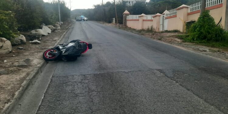 Transeúnte y conductor de pasola resultan heridos en accidente de tránsito