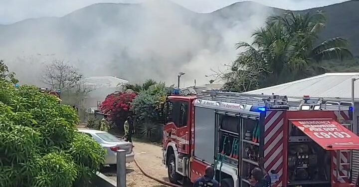 EN VIVO – SXM Island Time Se incendia una casa en Dutch Quarter