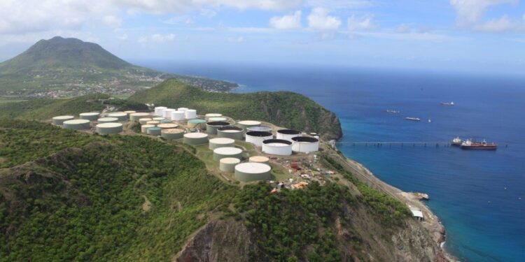 El gobierno de Statia supervisa la respuesta a un derrame de diésel en sus aguas