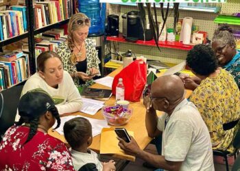Freegan Foundation informa a la comunidad con Mañanas Comunitarias gratuitas
