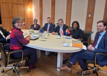 El primer ministro Mercelina aborda las principales prioridades de Sint Maarten con líderes neerlandeses durante una visita de trabajo