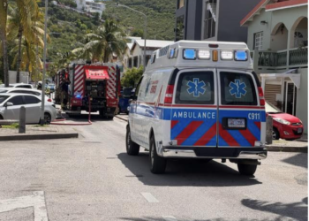 Incendio en establecimiento comercial de E. Camille Richardson deja dos personas atendidas por inhalación de humo