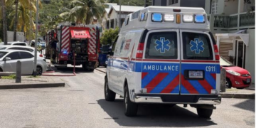 Incendio en establecimiento comercial de E. Camille Richardson deja dos personas atendidas por inhalación de humo