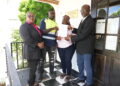 Primer grupo de residentes de Golden Rock logran ser propietarios de sus viviendas tras años de esfuerzo 