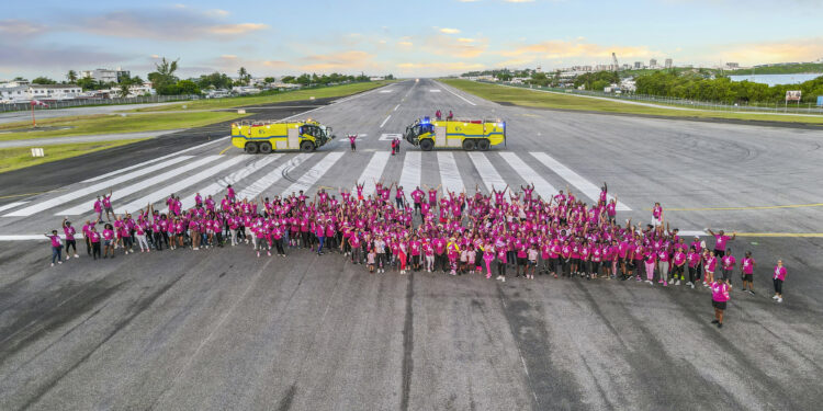 Princess Walk regresa a la pista del aeropuerto de Sint Maarten por el Mes de Concienciación sobre el Cáncer de Mama