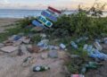 Los organizadores de la ICC expresan su preocupación por la acumulación de basura en la playa de Little Bay