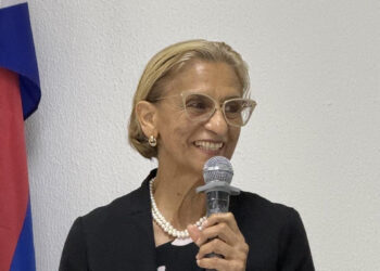 Sarah Wescot-Williams explica que los referendos son posibles bajo la Constitución de Sint Maarten, pero aún está pendiente la legislación que los regulará