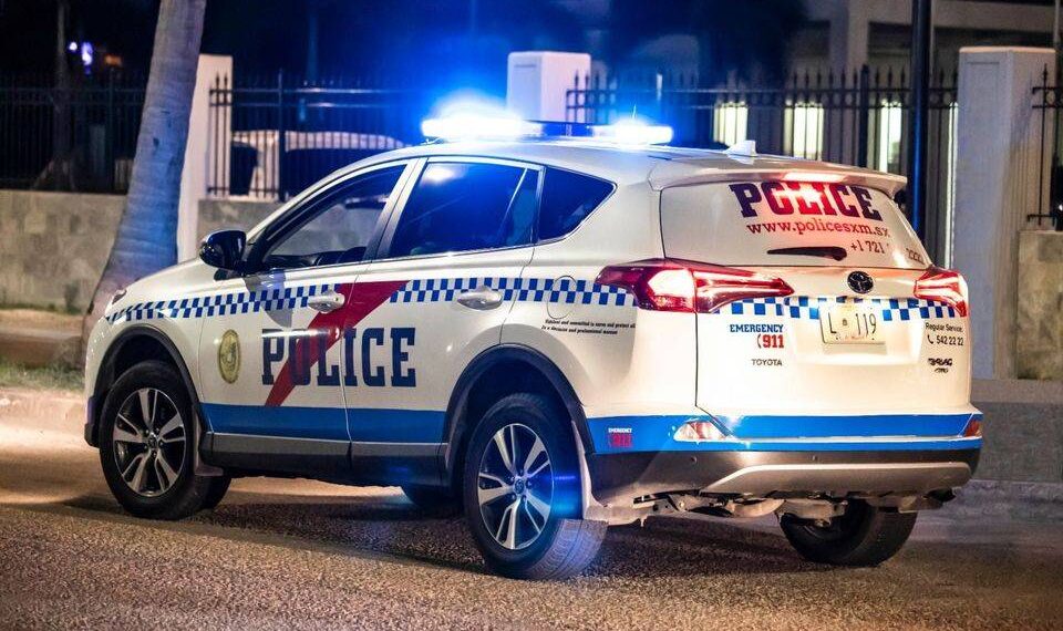 Detienen a un adolescente de 16 años tras intentar ingresar por la fuerza a un negocio en Backstreet